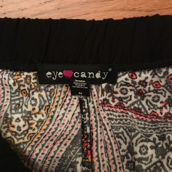 Eye Candy Fun Patterned Shorts - Picture 3 of 3